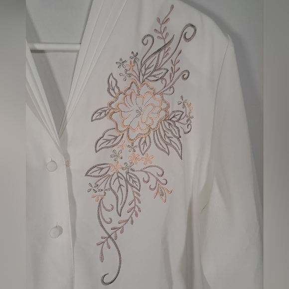 Vintage Joanna White Embroidered Button-up Blouse Size Large - Picture 4 of 9